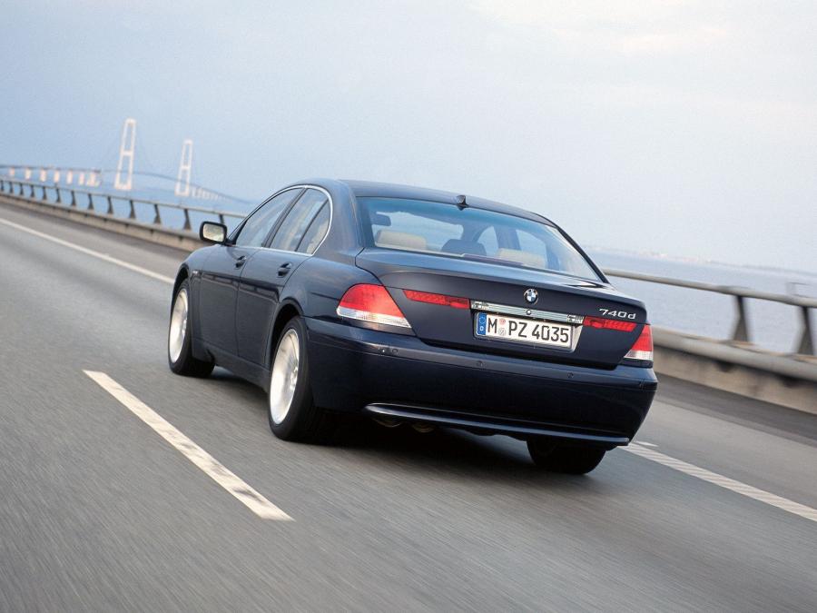  BMW 740d 2002 года  (фото 3 из 8)